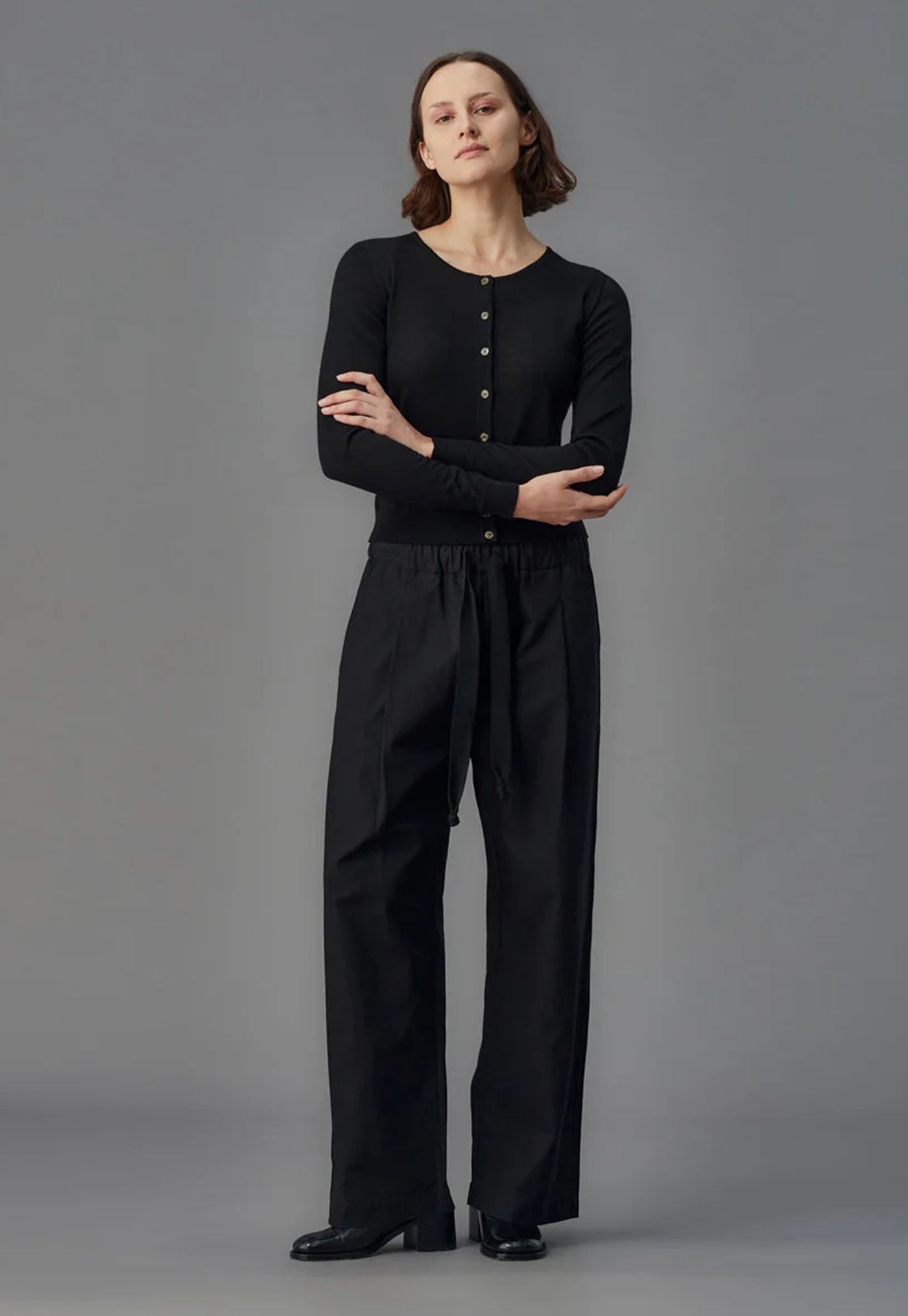 Merino Crop Crew Cardi - Black