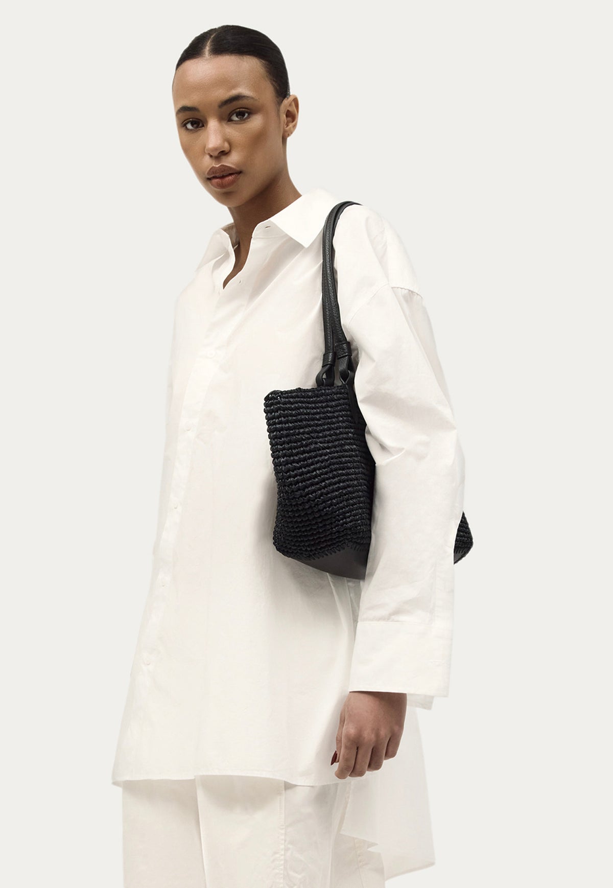 Medium Bandit Tote - Black Raffia/Black