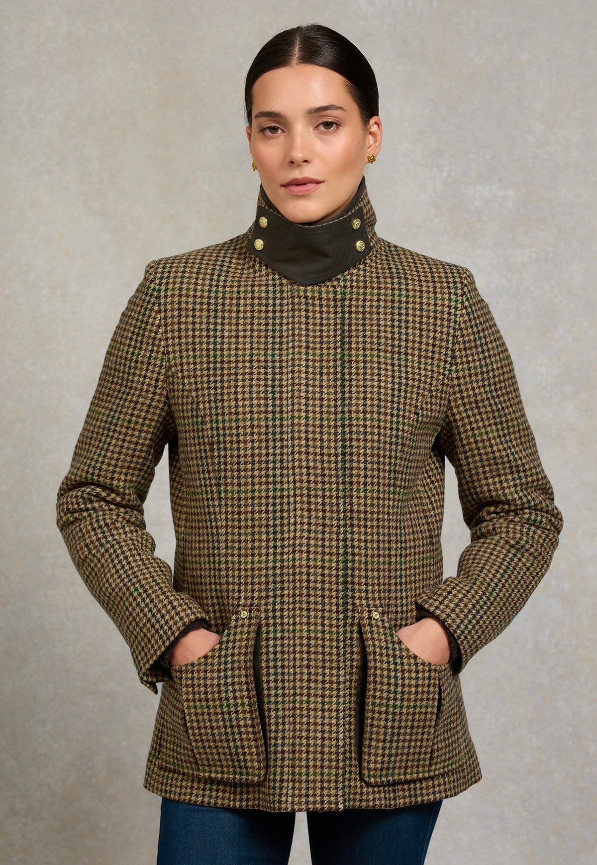 Holland Cooper Country Classic Jacket in Hailes Green Tweed, featuring a waxed collar and traditional tweed design.