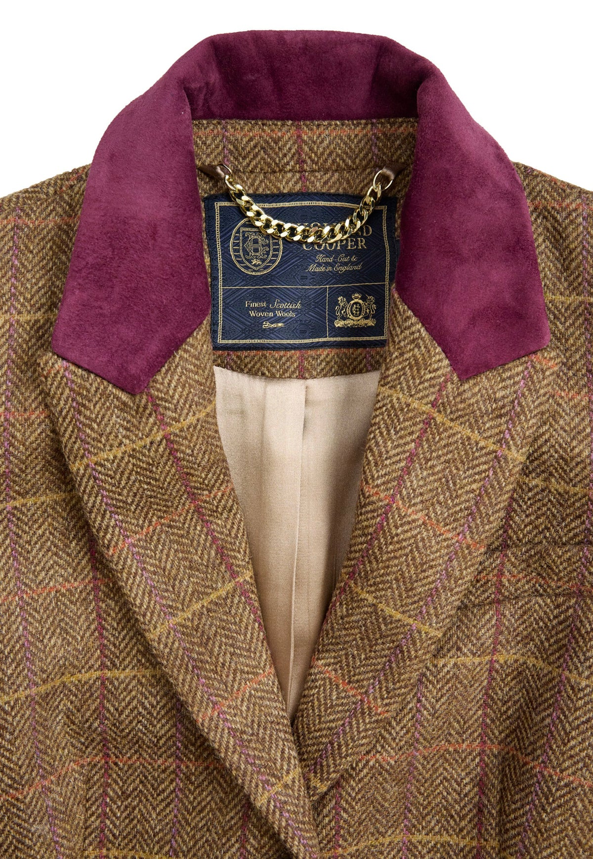 Close-up of the Buckingham Tweed wool fabric, with contrast suede collar on the Holland Cooper Hacking Jacket.