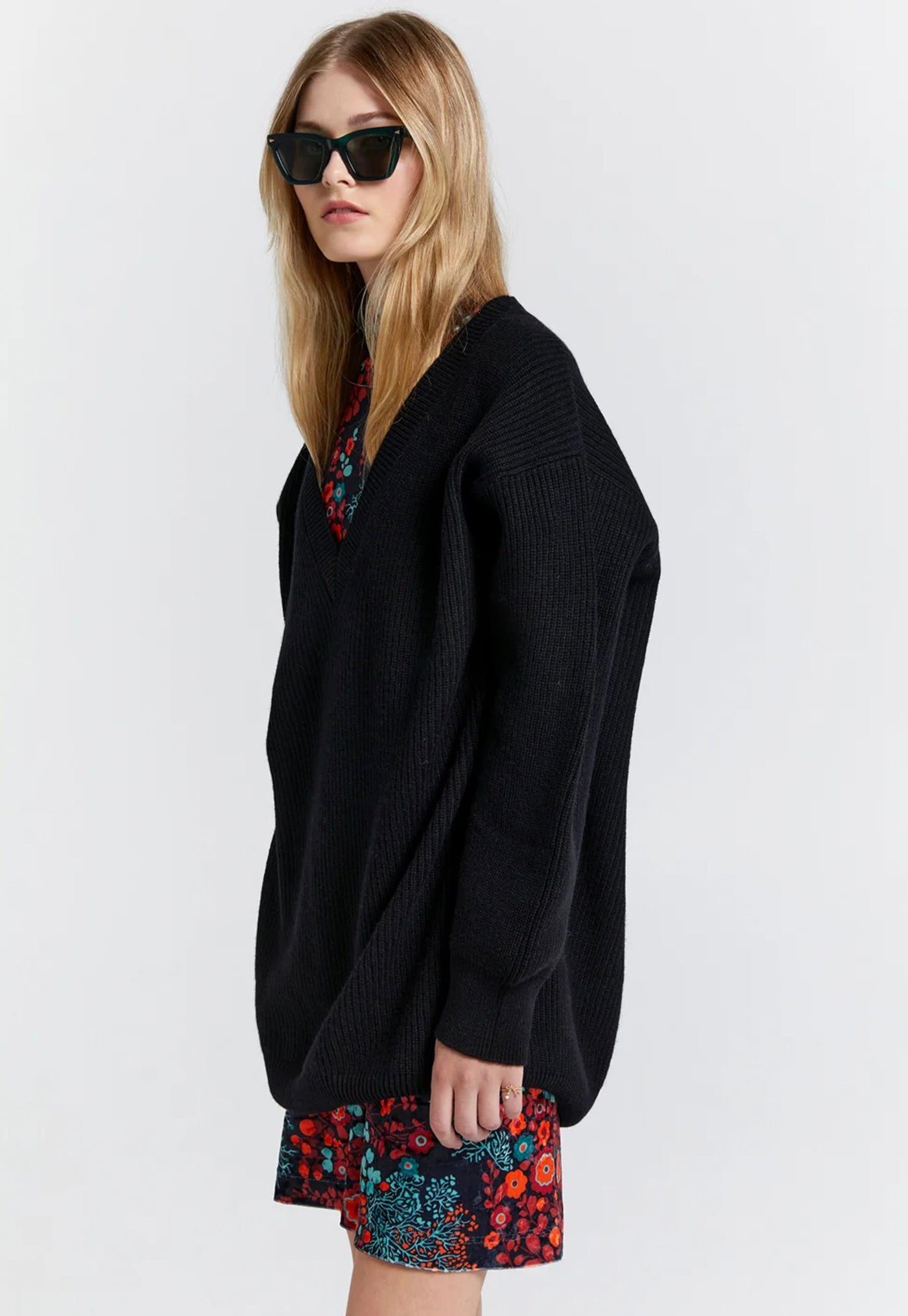 Naomi Oversized Cashmere Sweater - Black sold by Angel Divine